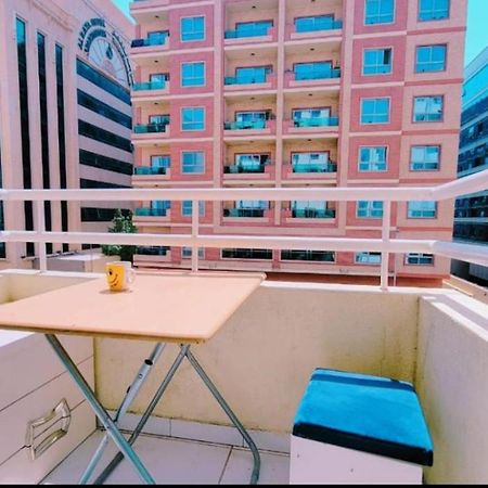 Dxb Hostel Near Adcb Metro Station Dubai Exteriör bild